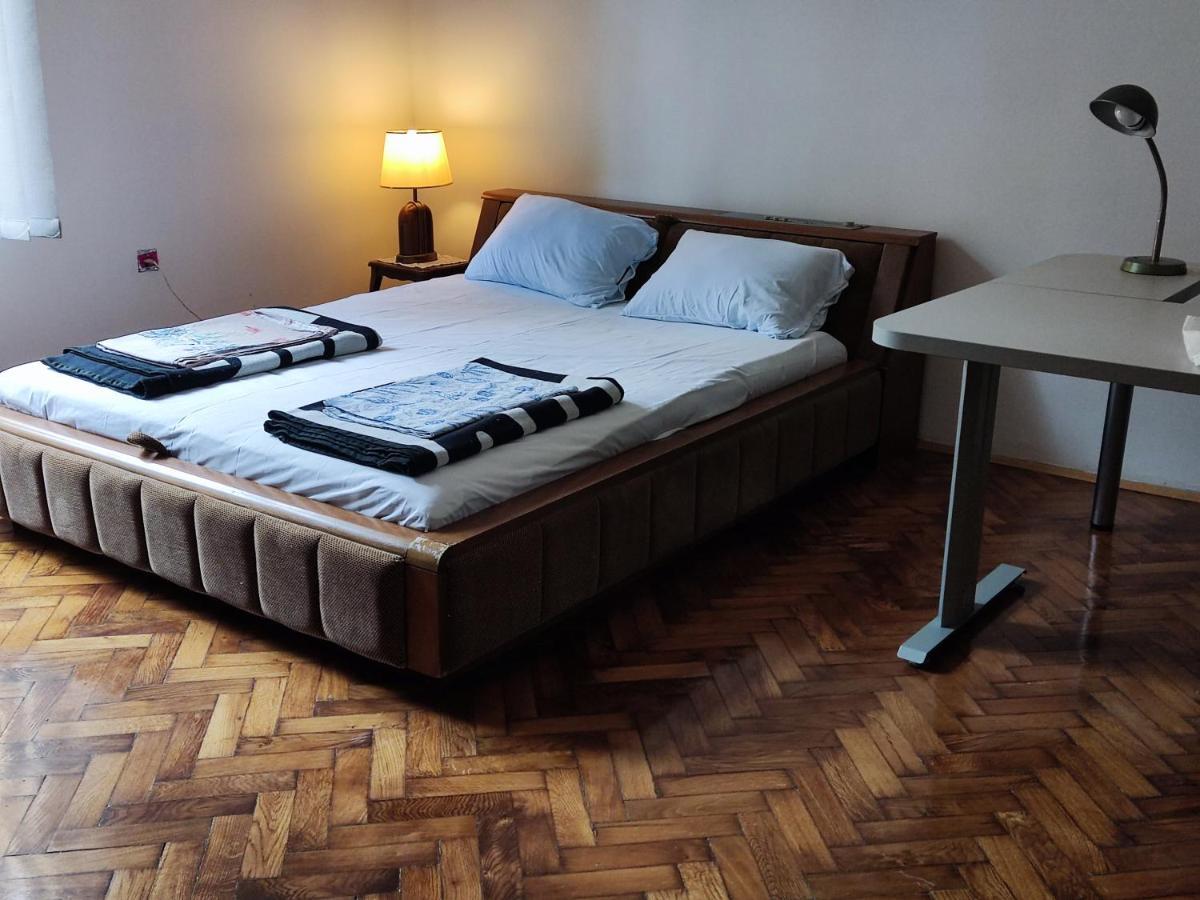 Vintage Apartment In The Center Of Novi Sad Extérieur photo